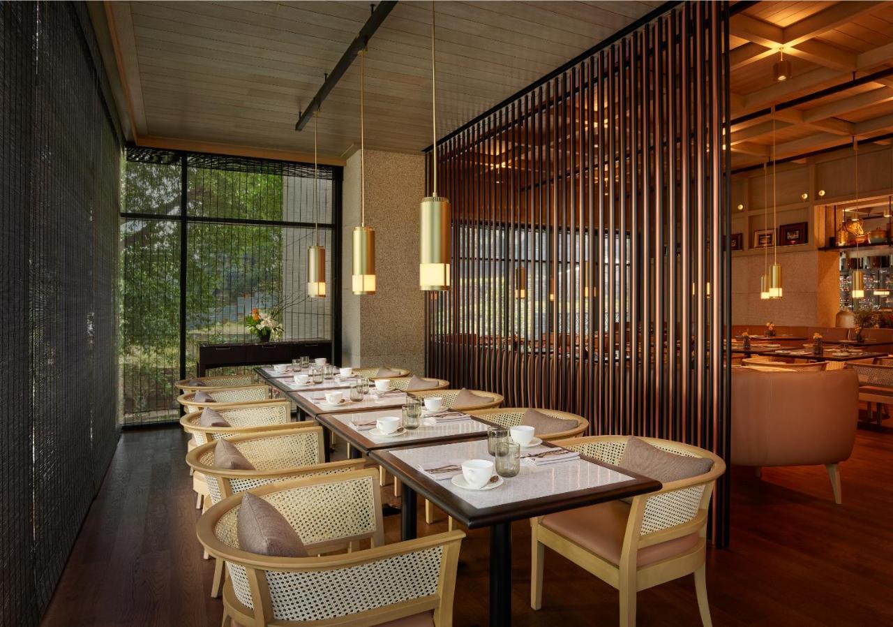 더 루마 호텔 앤 레지던스 쿠알라룸푸르 외부 사진 Interior of the restaurant