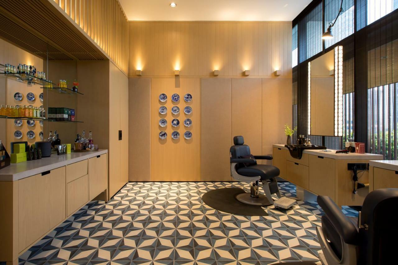 더 루마 호텔 앤 레지던스 쿠알라룸푸르 외부 사진 The Barber Shop at The Standard East Village
